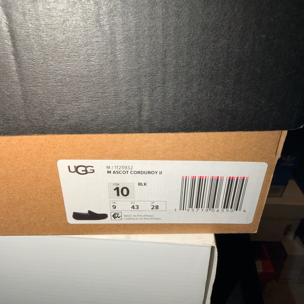 UGG Men's Black Loafers with Gray Lining - Picture 2 of 5